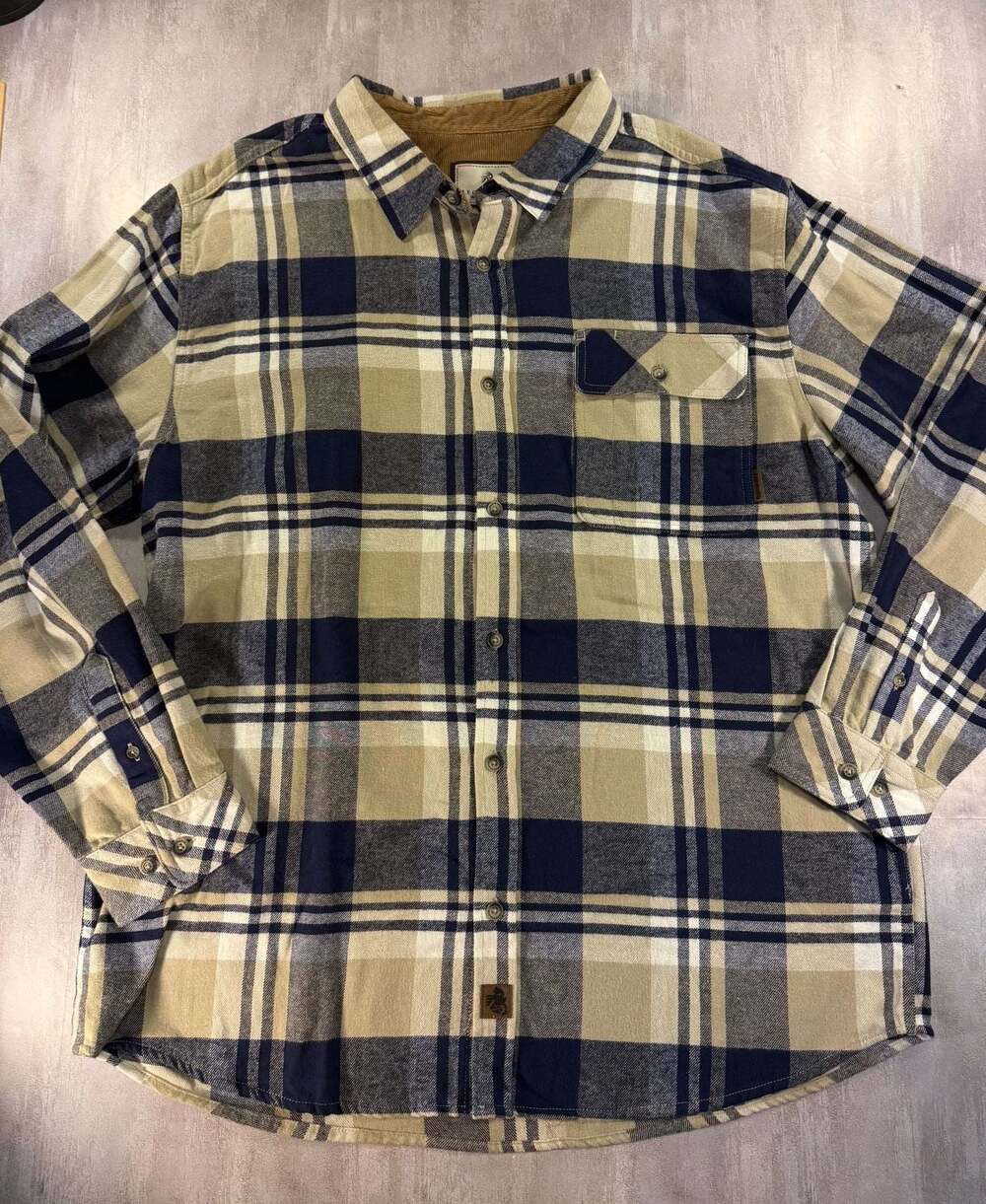 Legendary Whitetails Buck Camp Flannel Shirt XL Navy Khaki Plaid